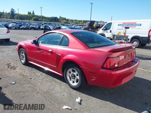 ✅ 2000 Ford Mustang • VIN: 1FAFP404XYF150146 • Lot: 43442212. Listed on IAAI with Not provided. Free auction sales archive from the USA and detailed vehicle history report at DreamBid. Image 3.