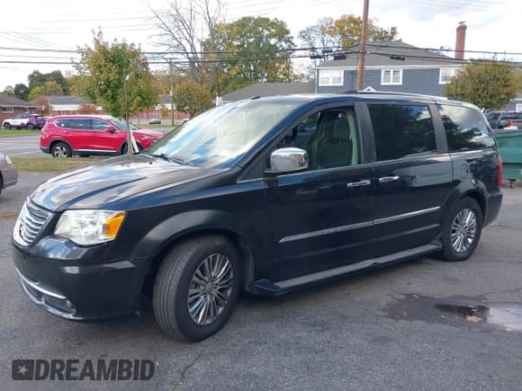 ✅ 2011 Chrysler Town & Country Limited • VIN: 2A4RR6DG9BR611543 • Lot: 43534489. Wystawiony na IAAI z przebiegiem 215 025 mil. Bezpłatny archiwum sprzedaży aukcyjnych z USA i szczegółowy raport historii pojazdu na DreamBid. Zdjęcie 6.