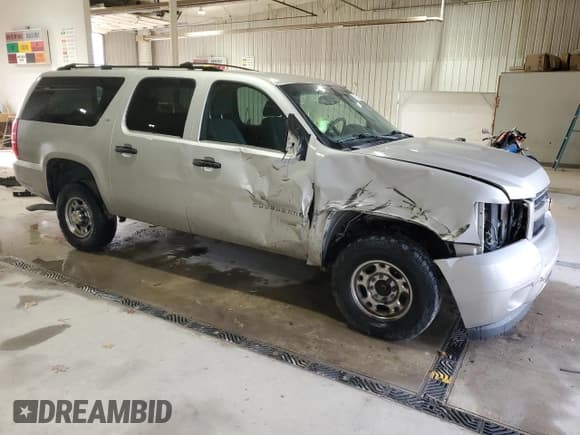 ✅ 2008 Chevrolet Suburban Commercial • VIN: 3GNGK26K28G309111 • Lot: 80510184. Wystawiony na Copart z przebiegiem 140 242 mil. Bezpłatny archiwum sprzedaży aukcyjnych z USA i szczegółowy raport historii pojazdu na DreamBid. Zdjęcie 4.