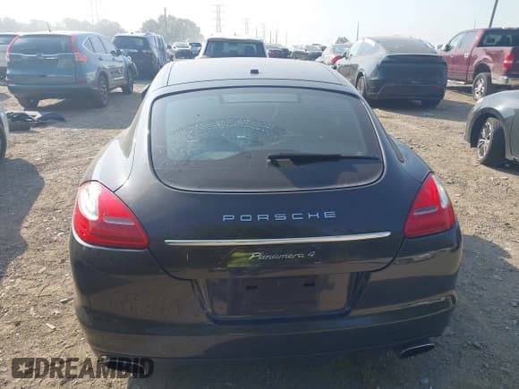 ✅ 2011 Porsche Panamera • VIN: WP0AA2A72BL011897 • Lot: 43204477. Listed on IAAI with 143,337 mi. Free auction sales archive from the USA and detailed vehicle history report at DreamBid. Image 16.