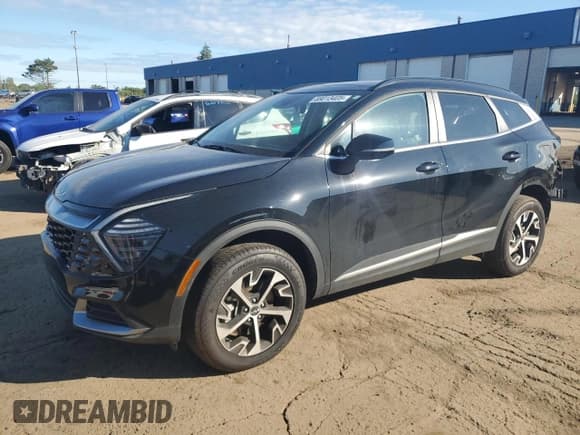 ✅ 2025 Kia Sportage EX • VIN: 5XYK3CDF7SG279654 • Лот: 69013405. Опубликован ранее на Copart с пробегом 7 300 миль. Бесплатный доступ к архиву аукционных продаж из США и подробный отчёт об истории автомобиля на DreamBid. Изображение 1.