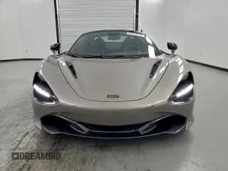 ✅ 2018 McLaren 720S • VIN: SBM14DCA3JW002108 • Lot: 93013275. Wystawiony na Copart z przebiegiem 5 009 mil. Bezpłatny archiwum sprzedaży aukcyjnych z USA i szczegółowy raport historii pojazdu na DreamBid. Zdjęcie 5.