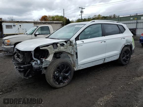 ✅ 2022 Volkswagen Taos SE • VIN: 3VVPX7B29NM051777 • Лот: 82465615. Опубликован ранее на Copart с пробегом 33 016 миль. Бесплатный доступ к архиву аукционных продаж из США и подробный отчёт об истории автомобиля на DreamBid. Изображение 1.