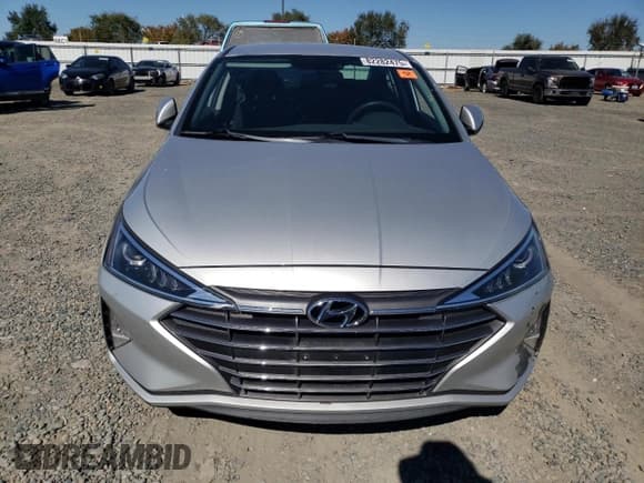 ✅ 2019 Hyundai Elantra SE • VIN: 5NPD74LF5KH418581 • Lot: 82282475. Listed on Copart with 74,883 mi. Free auction sales archive from the USA and detailed vehicle history report at DreamBid. Image 5.