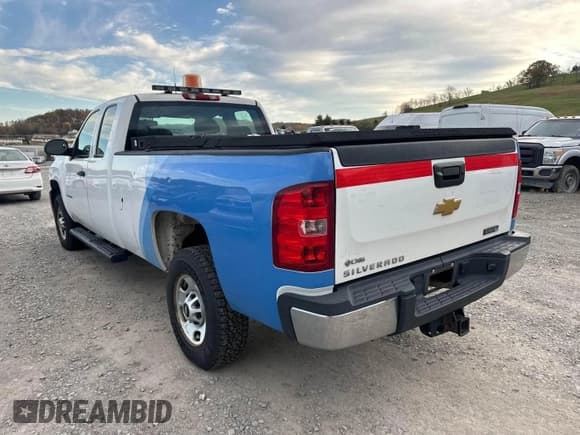 ✅ 2013 Chevrolet Silverado 2500HD • VIN: 1GC2KVCB0DZ305870 • Lot: 43870601. Wystawiony na IAAI z przebiegiem 159 958 mil. Bezpłatny archiwum sprzedaży aukcyjnych z USA i szczegółowy raport historii pojazdu na DreamBid. Zdjęcie 18.