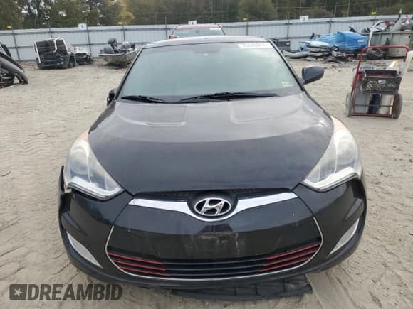 ✅ 2016 Hyundai Veloster • VIN: KMHTC6AD8GU279138 • Lot: 79443214. Wystawiony na Copart z przebiegiem 130 031 mil. Bezpłatny archiwum sprzedaży aukcyjnych z USA i szczegółowy raport historii pojazdu na DreamBid. Zdjęcie 5.
