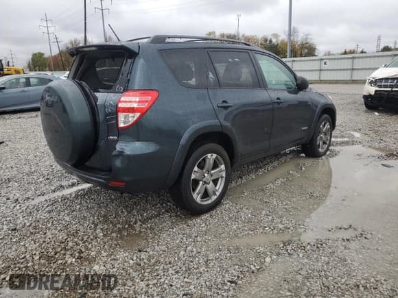 ✅ 2011 Toyota RAV4 Sport • VIN: 2T3RF4DV3BW113328 • Лот: 90533865. Опубликован ранее на Copart с пробегом 227 866 миль. Бесплатный доступ к архиву аукционных продаж из США и подробный отчёт об истории автомобиля на DreamBid. Изображение 3.