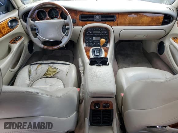 ✅ 1999 Jaguar XJ • VIN: SAJKD6042XC876937 • Lot: 66366064. Wystawiony na Copart z przebiegiem 121 747 mil. Bezpłatny archiwum sprzedaży aukcyjnych z USA i szczegółowy raport historii pojazdu na DreamBid. Zdjęcie 8.