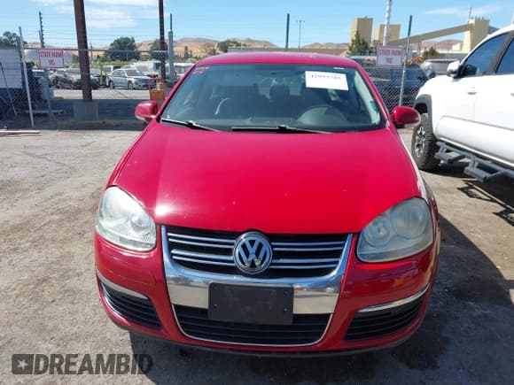 ✅ 2010 Volkswagen Jetta Limited Edition • VIN: 3VWAZ7AJ4AM101323 • Lot: 42993785. Listed on IAAI with 240,603 mi. Free auction sales archive from the USA and detailed vehicle history report at DreamBid. Image 12.
