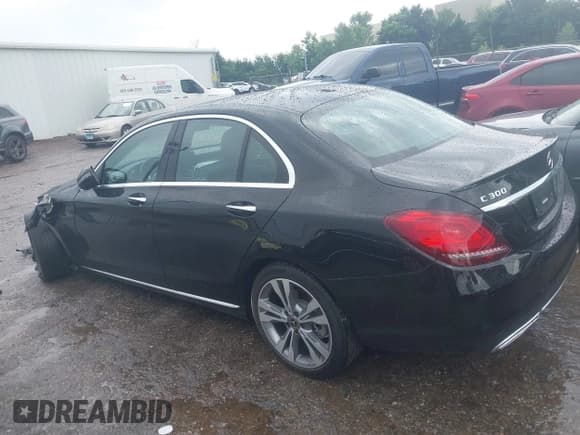 ✅ 2021 Mercedes-Benz C 300 • VIN: W1KWF8EB9MR609337 • Lot: 42653947. Wystawiony na IAAI z przebiegiem 32 375 mil. Bezpłatny archiwum sprzedaży aukcyjnych z USA i szczegółowy raport historii pojazdu na DreamBid. Zdjęcie 14.