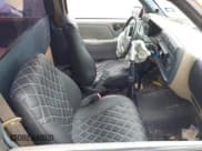 ✅ 1997 Chevrolet S-10 • VIN: 1GCCS14X5VK200131 • Лот: 41712981. Опубликован ранее на IAAI с пробегом 152 607 миль. Бесплатный доступ к архиву аукционных продаж из США и подробный отчёт об истории автомобиля на DreamBid. Изображение 5.