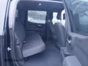 ✅ 2020 Chevrolet Silverado 1500 Custom • VIN: 3GCPWBEK7LG326171 • Lot: 41758960. Wystawiony na IAAI z przebiegiem 77 552 mil. Bezpłatny archiwum sprzedaży aukcyjnych z USA i szczegółowy raport historii pojazdu na DreamBid. Zdjęcie 8.