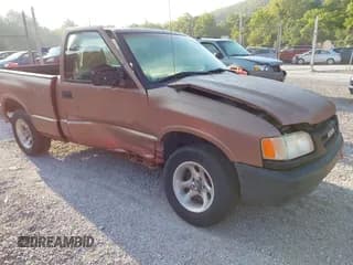 ✅ 1998 Isuzu Hombre S • VIN: 1GGCS1440W8665516 • Lot: 42679675. Wystawiony na IAAI z przebiegiem 280 167 mil. Bezpłatny archiwum sprzedaży aukcyjnych z USA i szczegółowy raport historii pojazdu na DreamBid. Zdjęcie 1.