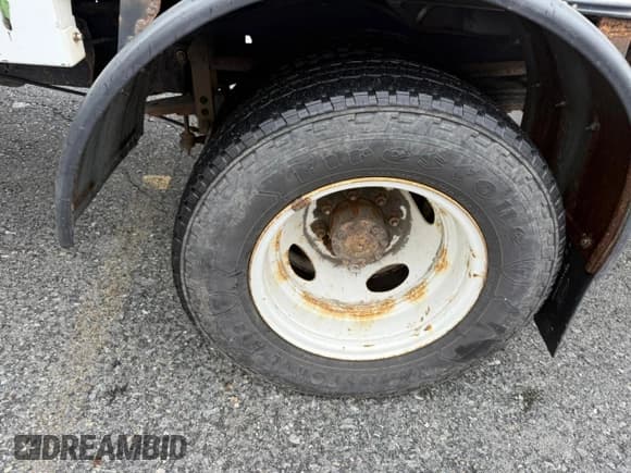 ✅ 2019 Ford Econoline Commercial • VIN: 1FDXE4FS8KDC19277 • Lot: 56847115. Wystawiony na Copart z przebiegiem 142 505 mil. Bezpłatny archiwum sprzedaży aukcyjnych z USA i szczegółowy raport historii pojazdu na DreamBid. Zdjęcie 9.