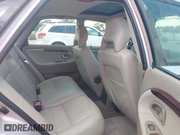 ✅ 2001 Volvo S40 • VIN: YV1VS29591F730038 • Lot: 43004954. Listed on IAAI with 113,834 mi. Free auction sales archive from the USA and detailed vehicle history report at DreamBid. Image 8.