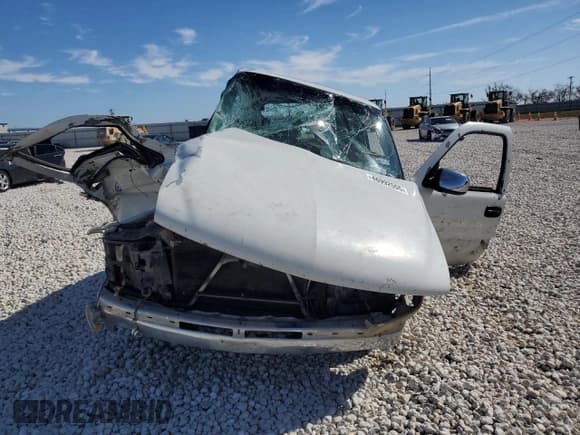 ✅ 2001 Chevrolet Silverado 1500 • VIN: 2GCEC19V711170329 • Лот: 46992555. Опубликован ранее на Copart с пробегом Не указан. Бесплатный доступ к архиву аукционных продаж из США и подробный отчёт об истории автомобиля на DreamBid. Изображение 5.