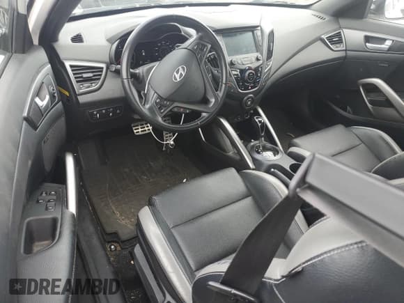 ✅ 2016 Hyundai Veloster Turbo Rally Edition • VIN: KMHTC6AE5GU300181 • Лот: 86185295. Опубликован ранее на Copart с пробегом 150 440 миль. Бесплатный доступ к архиву аукционных продаж из США и подробный отчёт об истории автомобиля на DreamBid. Изображение 8.