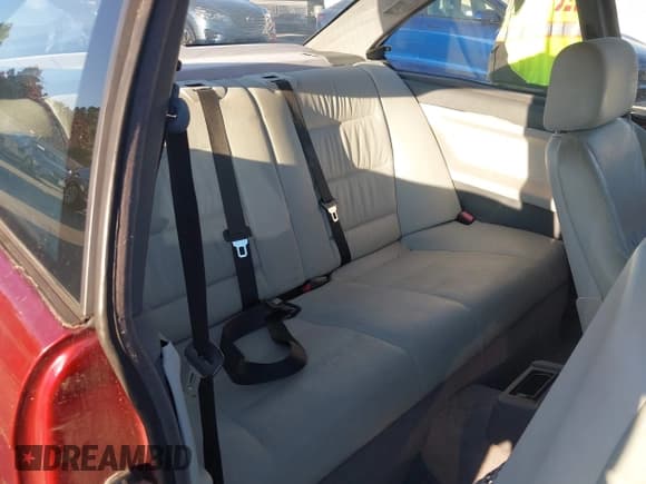 ✅ 1994 BMW 3 Series • VIN: WBABF3321REF44125 • Lot: 43927897. Listed on IAAI with 215,005 mi. Free auction sales archive from the USA and detailed vehicle history report at DreamBid. Image 8.