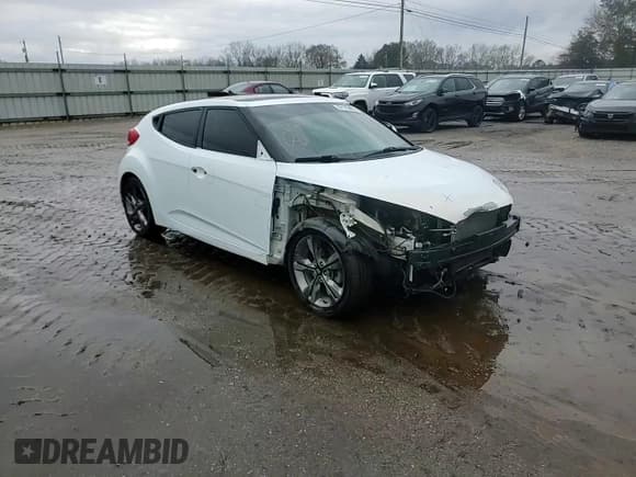 ✅ 2016 Hyundai Veloster • VIN: KMHTC6AD7GU263996 • Lot: 89185805. Wystawiony na Copart z przebiegiem 85 828 mil. Bezpłatny archiwum sprzedaży aukcyjnych z USA i szczegółowy raport historii pojazdu na DreamBid. Zdjęcie 11.