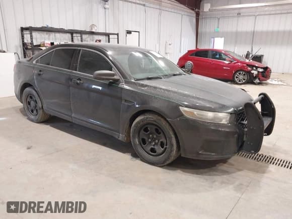 ✅ 2014 Ford Police Interceptor • VIN: 1FAHP2MT0EG103194 • Лот: 41831070. Опубликован ранее на IAAI с пробегом 186 466 миль. Бесплатный доступ к архиву аукционных продаж из США и подробный отчёт об истории автомобиля на DreamBid. Изображение 1.