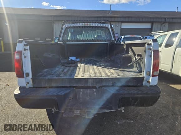 ✅ 2013 Ford F-350 XL • VIN: 1FTBF3A64DEA25066 • Lot: 43835010. Wystawiony na IAAI z przebiegiem 104 045 mil. Bezpłatny archiwum sprzedaży aukcyjnych z USA i szczegółowy raport historii pojazdu na DreamBid. Zdjęcie 12.