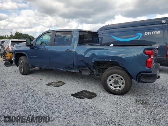 ✅ 2024 Chevrolet Silverado 2500HD Custom • VIN: 1GC4YME7XRF315468 • Лот: 81867015. Опубликован ранее на Copart с пробегом 87 233 миль. Бесплатный доступ к архиву аукционных продаж из США и подробный отчёт об истории автомобиля на DreamBid. Изображение 2.