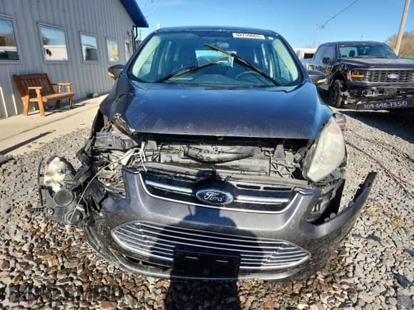 ✅ 2016 Ford C-Max SE • VIN: 1FADP5AU0GL117667 • Lot: 92259665. Wystawiony na Copart z przebiegiem 139 874 mil. Bezpłatny archiwum sprzedaży aukcyjnych z USA i szczegółowy raport historii pojazdu na DreamBid. Zdjęcie 5.