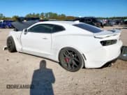 ✅ 2017 Chevrolet Camaro 2SS • VIN: 1G1FH1R76H0181439 • Lot: 92191185. Wystawiony na Copart z przebiegiem 59 069 mil. Bezpłatny archiwum sprzedaży aukcyjnych z USA i szczegółowy raport historii pojazdu na DreamBid. Zdjęcie 2.