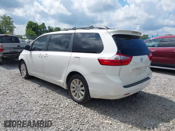 ✅ 2015 Toyota Sienna LE • VIN: 5TDJK3DC7FS125121 • Lot: 42998976. Listed on IAAI with 110,678 mi. Free auction sales archive from the USA and detailed vehicle history report at DreamBid. Image 3.