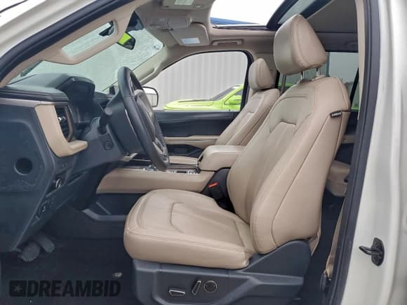 ✅ 2024 Ford Expedition Max Limited • VIN: 1FMJK1K85REA75439 • Lot: 90393875. Wystawiony na Copart z przebiegiem Nie podano. Bezpłatny archiwum sprzedaży aukcyjnych z USA i szczegółowy raport historii pojazdu na DreamBid. Zdjęcie 7.