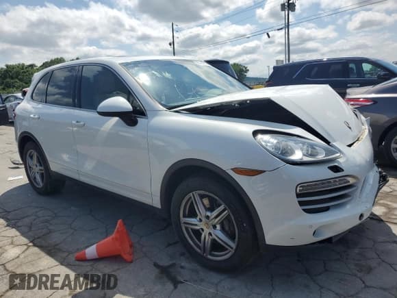 ✅ 2014 Porsche Cayenne • VIN: WP1AA2A27ELA97215 • Lot: 56784685. Listed on Copart with 154,813 mi. Free auction sales archive from the USA and detailed vehicle history report at DreamBid. Image 4.