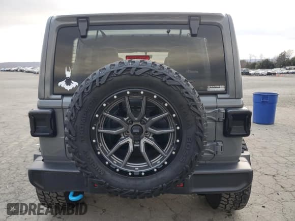 ✅ 2023 Jeep Wrangler Sahara • VIN: 1C4JJXP69PW516059 • Лот: 91528835. Опубликован ранее на Copart с пробегом 41 462 миль. Бесплатный доступ к архиву аукционных продаж из США и подробный отчёт об истории автомобиля на DreamBid. Изображение 6.