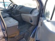 ✅ 2015 Ford Transit XL • VIN: 1FBZX2YM8FKB18966 • Lot: 41638793. Wystawiony na IAAI z przebiegiem 166 456 mil. Bezpłatny archiwum sprzedaży aukcyjnych z USA i szczegółowy raport historii pojazdu na DreamBid. Zdjęcie 5.