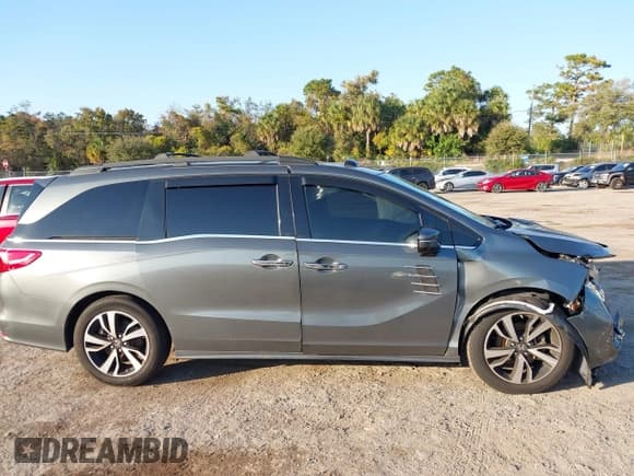 ✅ 2018 Honda Odyssey Elite • VIN: 5FNRL6H95JB014662 • Lot: 43753134. Listed on IAAI with 107,295 mi. Free auction sales archive from the USA and detailed vehicle history report at DreamBid. Image 13.