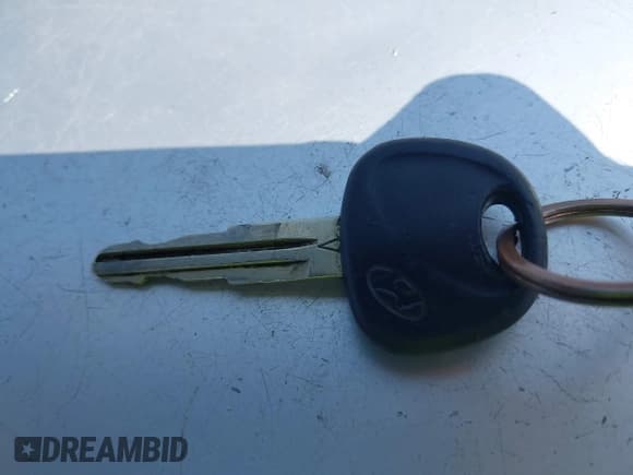 ✅ 2008 Hyundai Accent GS • VIN: KMHCM36C98U066163 • Лот: 42410152. Опубликован ранее на IAAI с пробегом 196 656 миль. Бесплатный доступ к архиву аукционных продаж из США и подробный отчёт об истории автомобиля на DreamBid. Изображение 11.