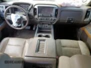 ✅ 2016 Chevrolet Silverado 2500HD LTZ • VIN: 1GC1KWE80GF235750 • Лот: 85292955. Опубликован ранее на Copart с пробегом 213 358 миль. Бесплатный доступ к архиву аукционных продаж из США и подробный отчёт об истории автомобиля на DreamBid. Изображение 8.