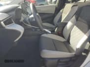 ✅ 2023 Toyota Corolla Hybrid LE • VIN: JTDBDMHEXP3007079 • Lot: 85588815. Wystawiony na Copart z przebiegiem 74 549 mil. Bezpłatny archiwum sprzedaży aukcyjnych z USA i szczegółowy raport historii pojazdu na DreamBid. Zdjęcie 7.