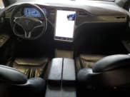 ✅ 2017 Tesla Model X 90D • VIN: 5YJXCBE20HF043732 • Lot: 54603735. Wystawiony na Copart z przebiegiem 107 147 mil. Bezpłatny archiwum sprzedaży aukcyjnych z USA i szczegółowy raport historii pojazdu na DreamBid. Zdjęcie 8.