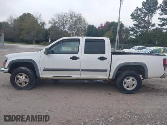 2008 Chevrolet Colorado 2LT z VIN 1GCDT13E888107638, wystawiony jako IAAI lot #43597422 z przebiegiem 218 064 mil mil oraz . Historia ofert i sprzedaży dostępna na DreamBid. Obrazek 15.