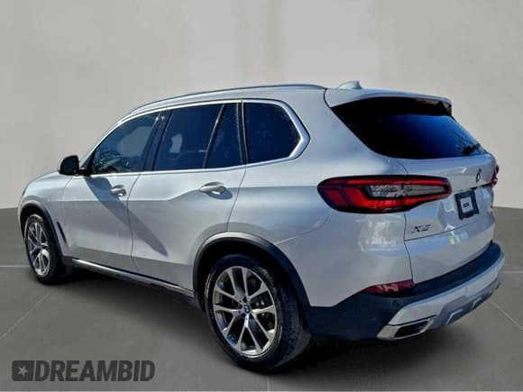 ✅ 2019 BMW X5 xDrive40i • VIN: 5UXCR6C59KLL12380 • Lot: 94822125. Listed on Copart with 99,483 mi. Free auction sales archive from the USA and detailed vehicle history report at DreamBid. Image 3.