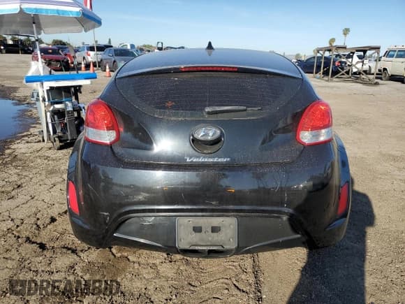 ✅ 2013 Hyundai Veloster w/Black Int • VIN: KMHTC6AD2DU172856 • Lot: 48562135. Wystawiony na Copart z przebiegiem 74 085 mil. Bezpłatny archiwum sprzedaży aukcyjnych z USA i szczegółowy raport historii pojazdu na DreamBid. Zdjęcie 6.