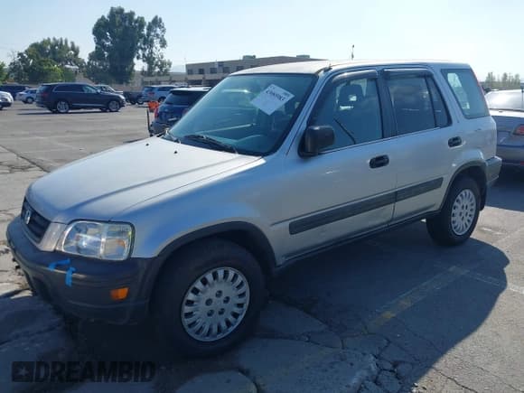 ✅ 1998 Honda CR-V LX • VIN: JHLRD2848WC015144 • Lot: 43085983. Wystawiony na IAAI z przebiegiem 230 592 mil. Bezpłatny archiwum sprzedaży aukcyjnych z USA i szczegółowy raport historii pojazdu na DreamBid. Zdjęcie 2.