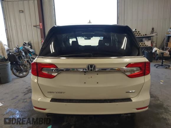 ✅ 2018 Honda Odyssey Touring • VIN: 5FNRL6H84JB020671 • Lot: 42409316. Wystawiony na IAAI z przebiegiem 81 747 mil. Bezpłatny archiwum sprzedaży aukcyjnych z USA i szczegółowy raport historii pojazdu na DreamBid. Zdjęcie 16.