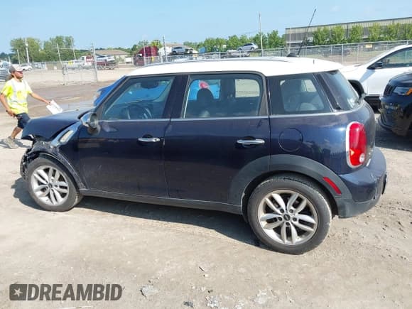 ✅ 2014 MINI Countryman • VIN: WMWZB3C55EWR39737 • Lot: 42964502. Listed on IAAI with 112,473 mi. Free auction sales archive from the USA and detailed vehicle history report at DreamBid. Image 14.