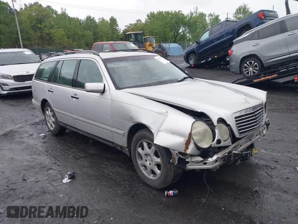 ✅ 1999 Mercedes-Benz E 320 • VIN: WDBJH82F9XX022849 • Лот: 42327330. Опубликован ранее на IAAI с пробегом 254 327 миль. Бесплатный доступ к архиву аукционных продаж из США и подробный отчёт об истории автомобиля на DreamBid. Изображение 1.