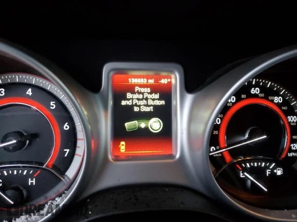 ✅ 2018 Dodge Journey SE • VIN: 3C4PDCAB2JT383626 • Lot: 92372645. Wystawiony na Copart z przebiegiem 136 653 mil. Bezpłatny archiwum sprzedaży aukcyjnych z USA i szczegółowy raport historii pojazdu na DreamBid. Zdjęcie 9.