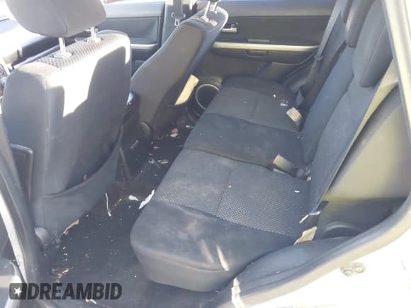 ✅ 2006 Suzuki Grand Vitara • VIN: JS3TE941164100679 • Lot: 40640604. Wystawiony na IAAI z przebiegiem 133 755 mil. Bezpłatny archiwum sprzedaży aukcyjnych z USA i szczegółowy raport historii pojazdu na DreamBid. Zdjęcie 8.