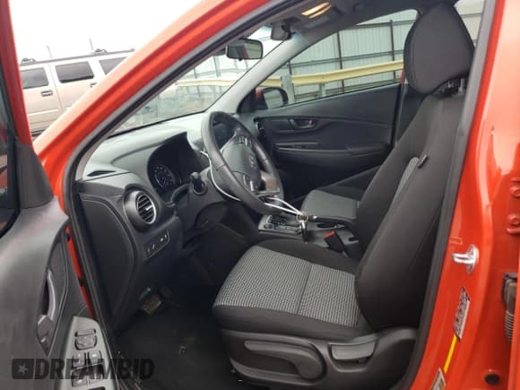 ✅ 2020 Hyundai Kona SEL • VIN: KM8K22AA8LU399884 • Лот: 67415603. Опубликован ранее на Copart с пробегом 31 763 миль. Бесплатный доступ к архиву аукционных продаж из США и подробный отчёт об истории автомобиля на DreamBid. Изображение 7.