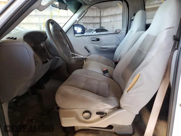 ✅ 2003 Ford F-150 XL • VIN: 1FTRF17W93NA99317 • Лот: 90135005. Опубликован ранее на Copart с пробегом 231 487 миль. Бесплатный доступ к архиву аукционных продаж из США и подробный отчёт об истории автомобиля на DreamBid. Изображение 7.