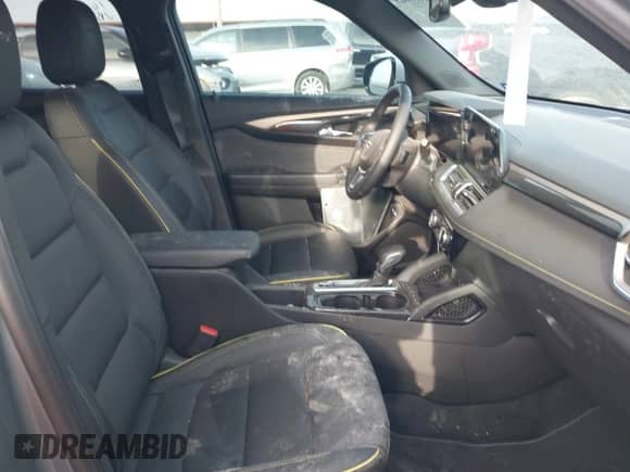 2025 Chevrolet TrailBlazer ACTIV с VIN KL79MVSL3SB113929, выставлен на аукционе IAAI как лот 42151829 с пробегом 12 892 миль миль и . История ставок и продаж доступна на DreamBid. Изображение 5.